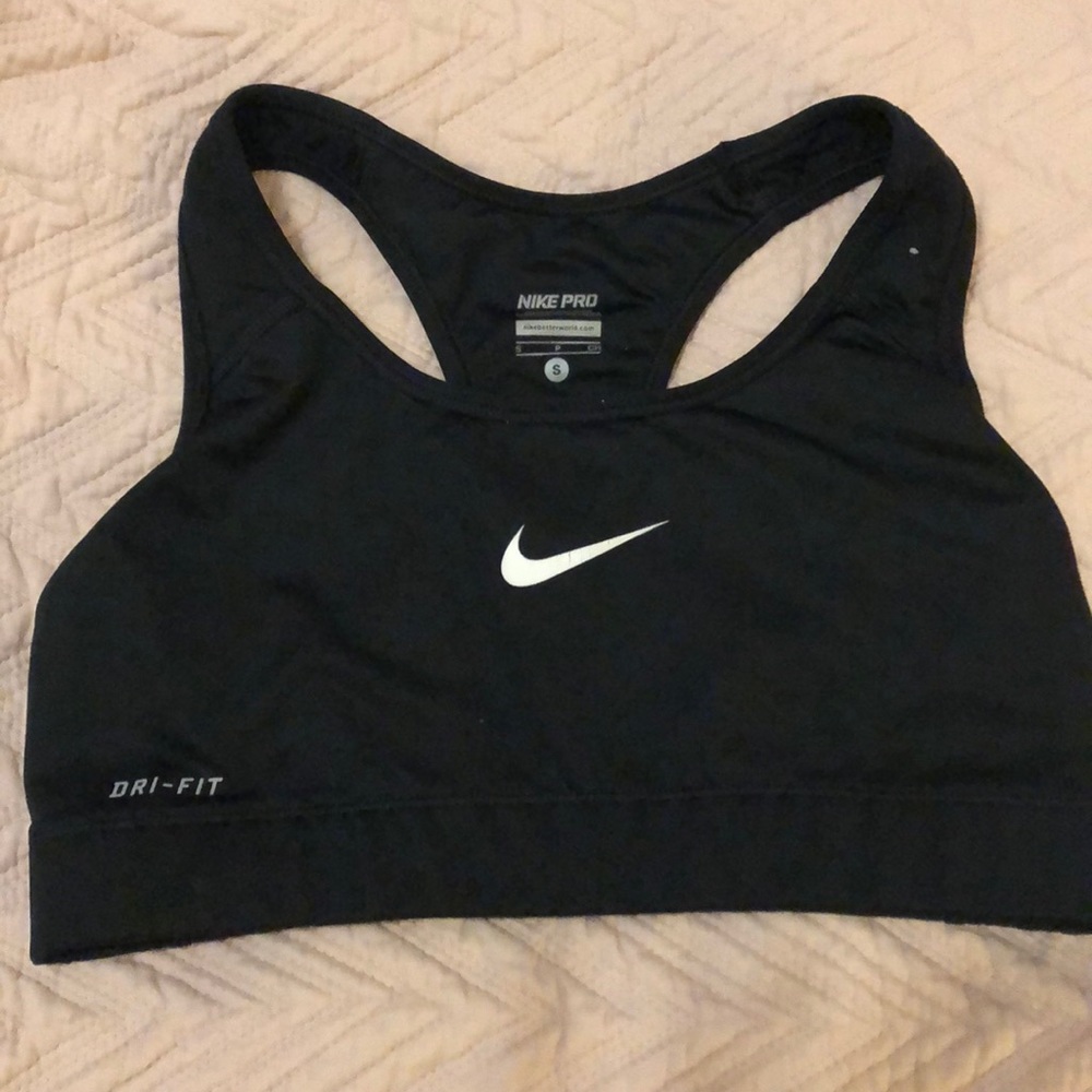 Nike pro sports bra
